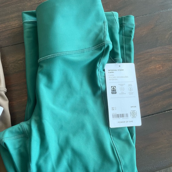 NWT Athleta Interval Stash Capri Size XS Clay and Trillium Green leggings bundle - Picture 3 of 5